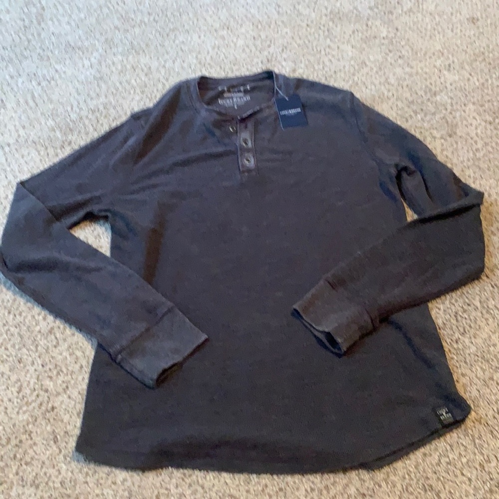 New Lucky Brand Men’s Size Small Grey Longsleeve With Buttons. Very Warm